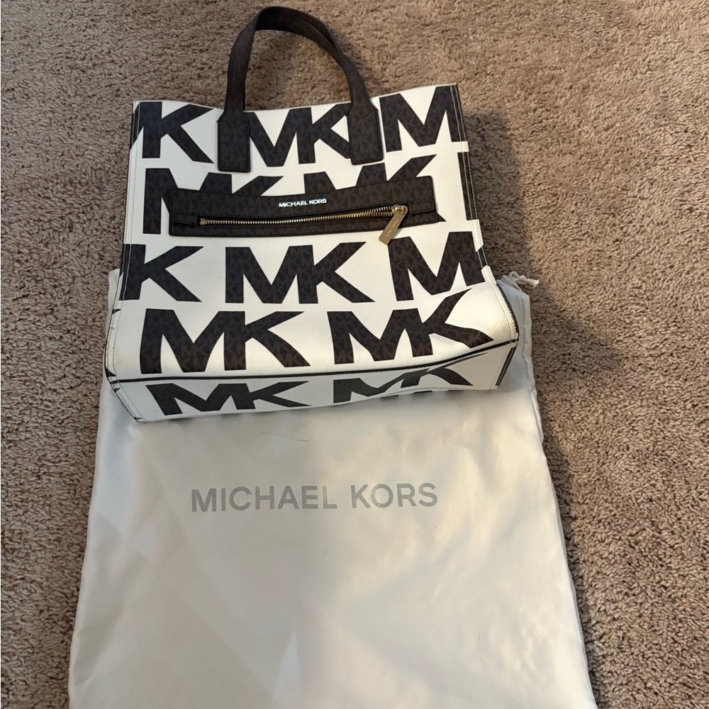 Michael Kors Monochrome Logo Tote